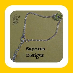 Silver Tone Daisy Design Bracelet